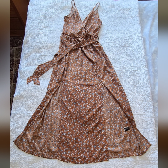 Maxi Dress - Picture 2 of 5